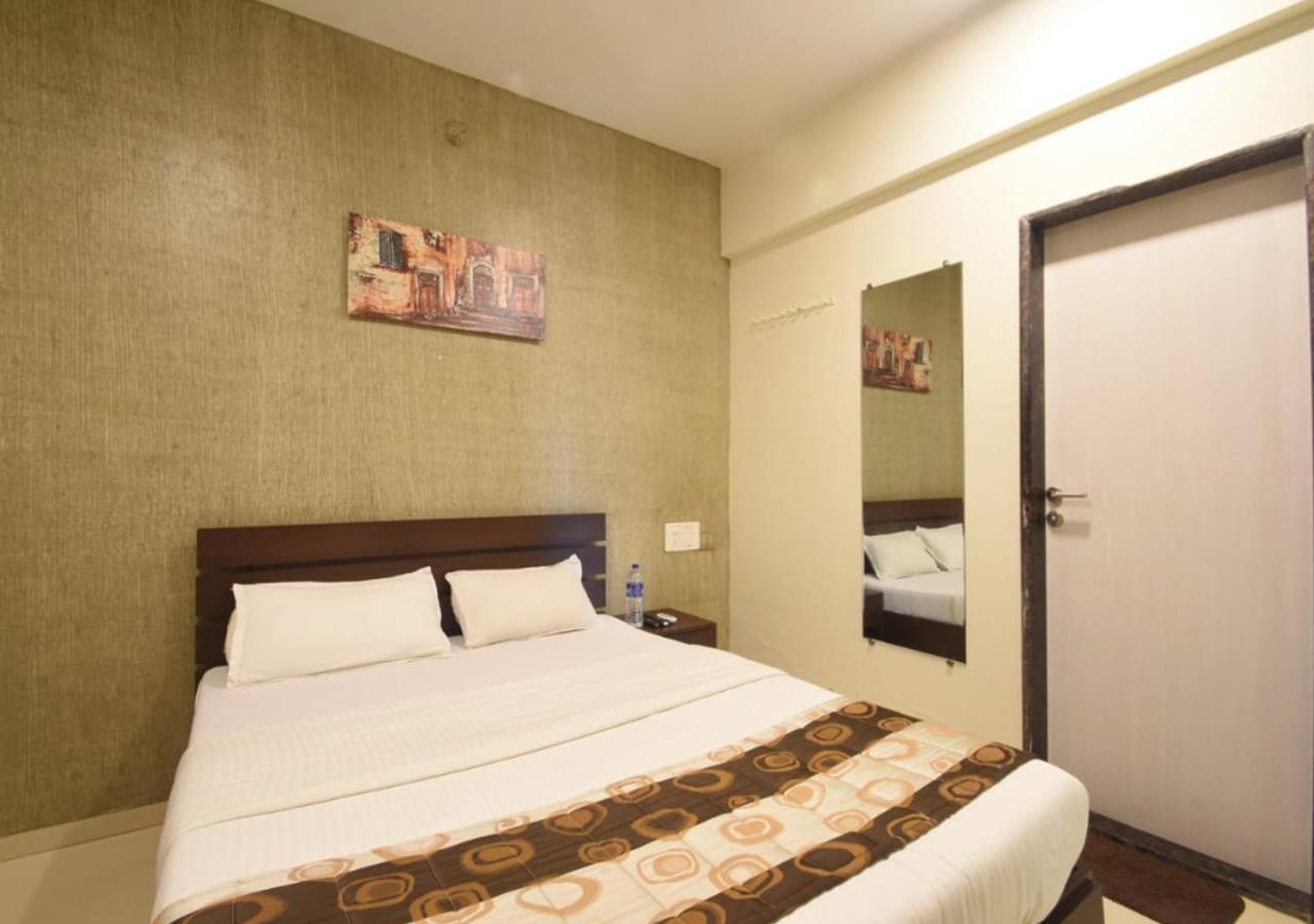 Hotel Iris Suites, Navi Mumbai Eksteriør bilde